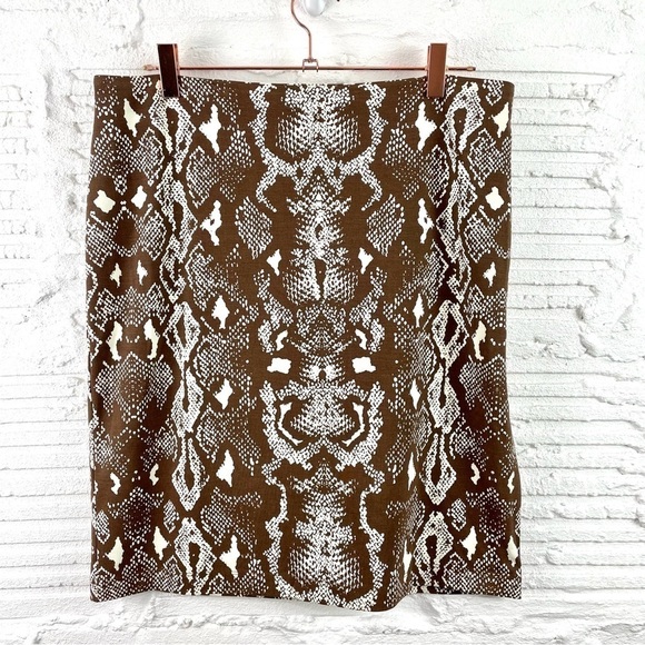 J. McLaughlin Brown & Cream Snakeskin Print Stretch Knit Straight Skirt Size 8 - Picture 1 of 10